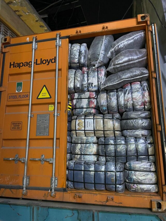 NEW CONTAINER
Our March container it’s almost here, arriving at the end of the month
If you are looking for good quality vintage bales contact us to reserve your stock!

#vintagewholesale #vintagewholesaleeurope #vintagecontainers #vintageclothing